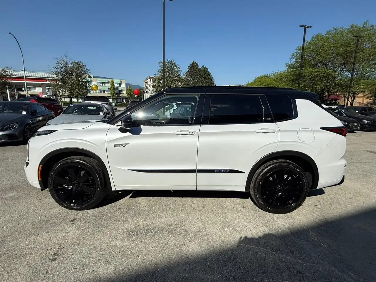 Mitsubishi Outlander снимка Mitsubishi Outlander