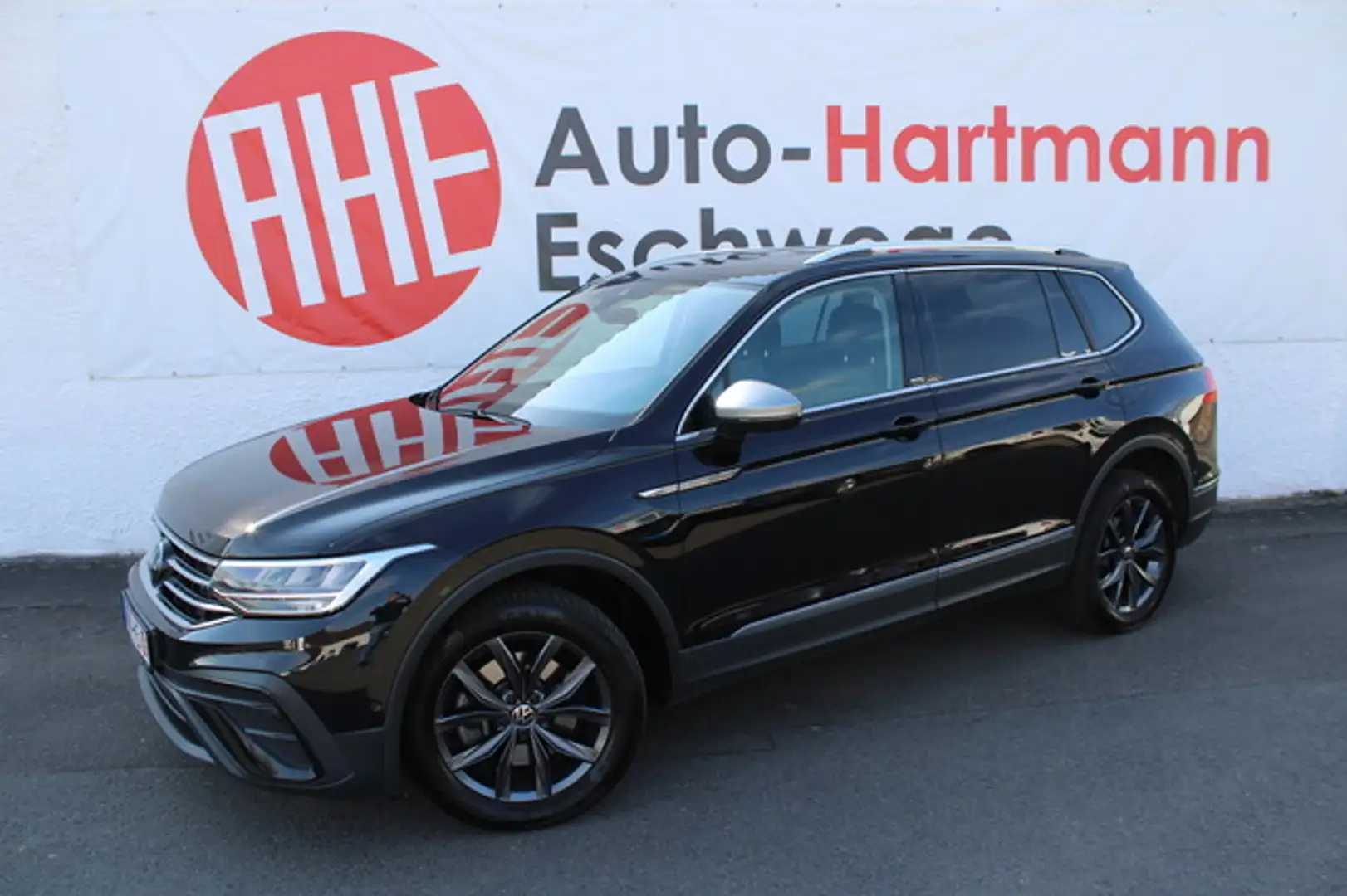 Volkswagen Tiguan Allspace 2.0 TDI Move 4M 7-Sitz Navi Ahk Schwarz - 1