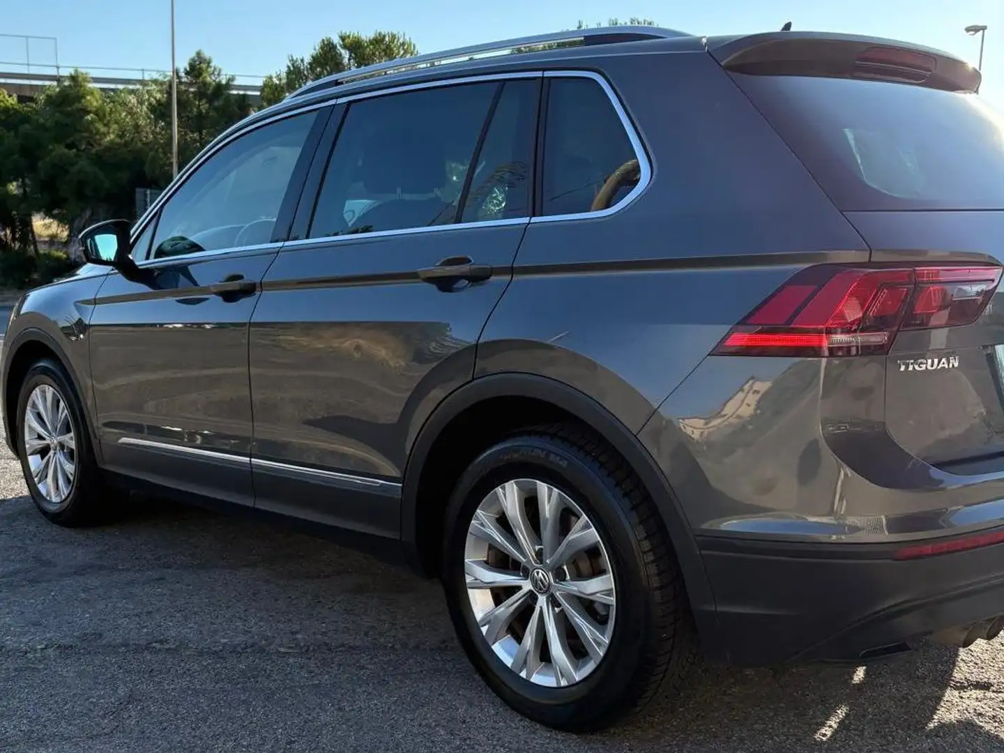 Volkswagen Tiguan Tiguan II 2016 1.6 tdi Business 115cv Argento - 2