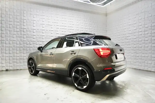Audi Q2 view 8
