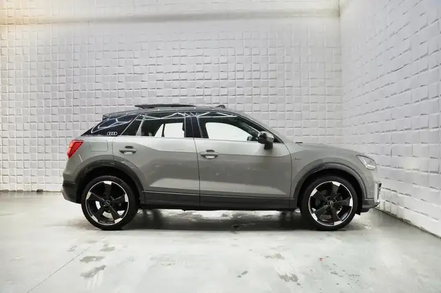 Audi Q2 view 5