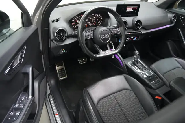 Audi Q2 view 13