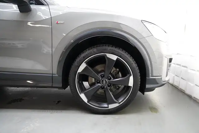 Audi Q2 view 10