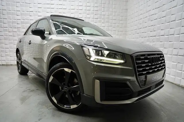 Audi Q2 view 12