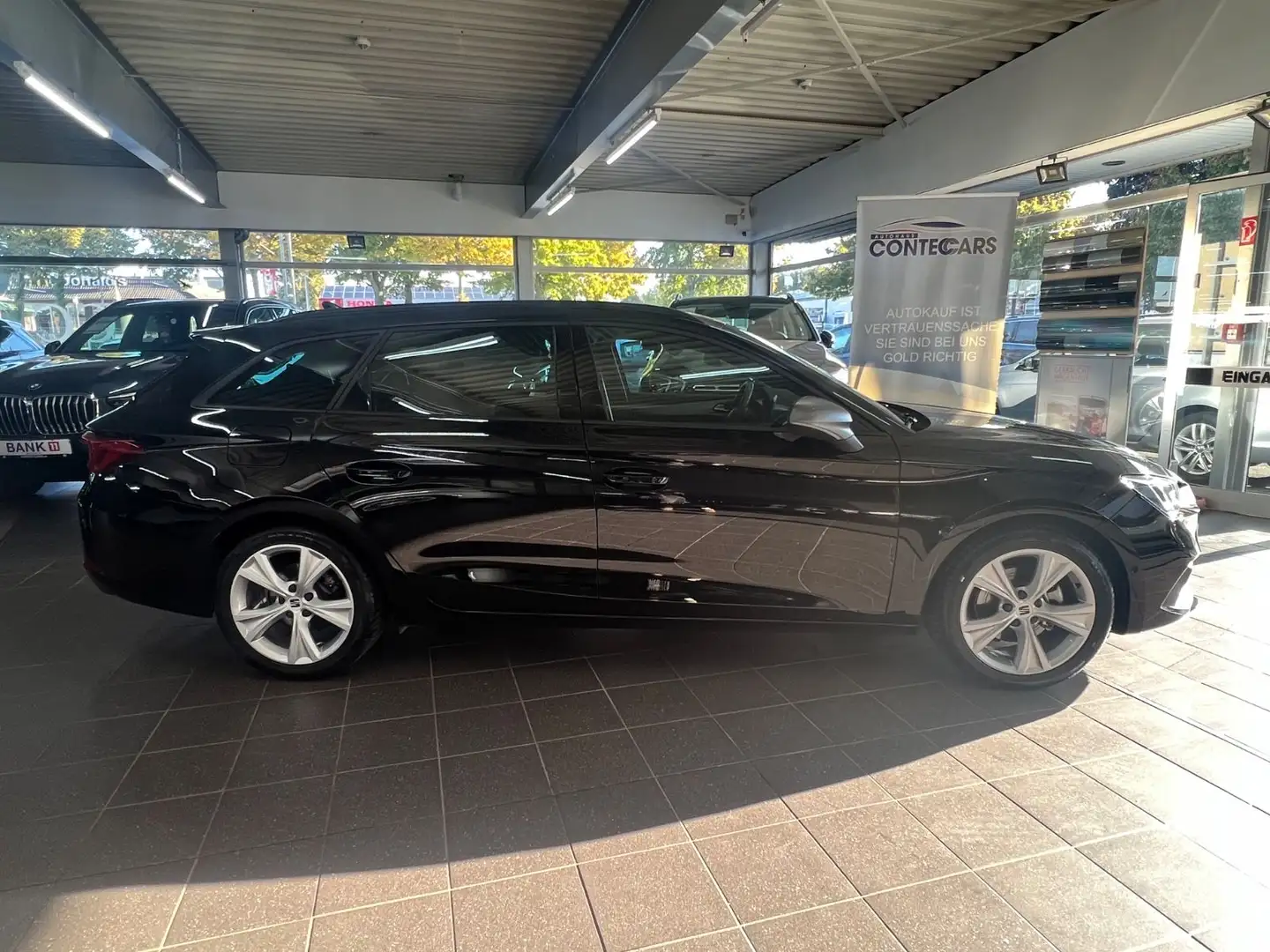 SEAT Leon 1.5 eTSI ST FR AMB+ASSISTENT L+e.K+Kessy Schwarz - 1