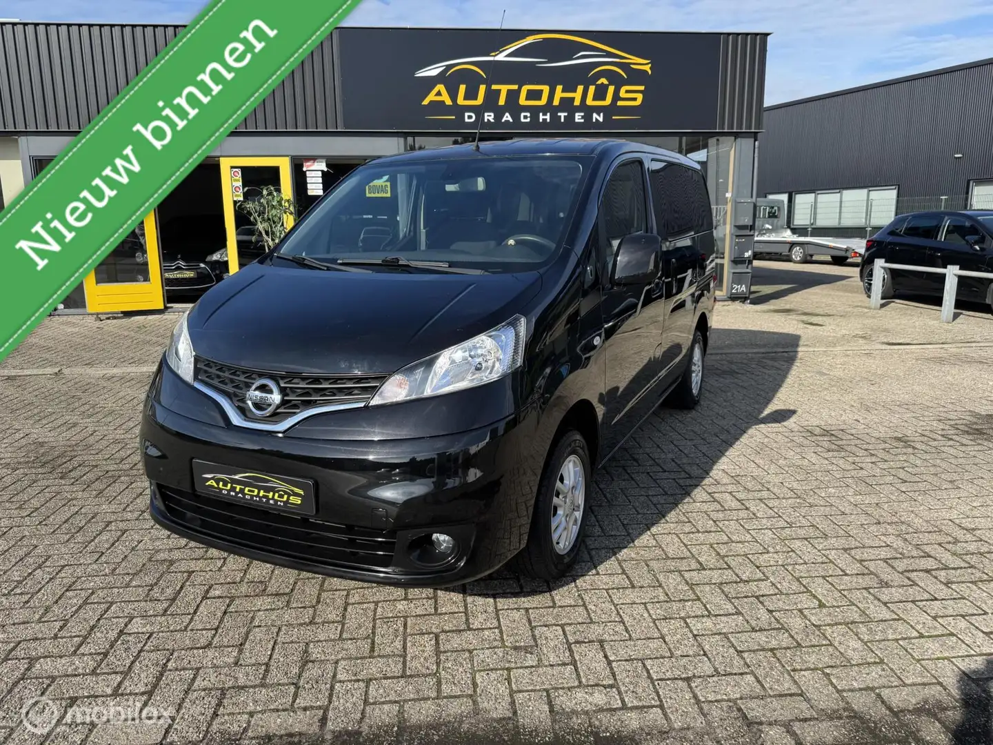 Nissan Evalia nissan-evalia-nv-200-airco-ketless-go-camera-7-per Schwarz - 1