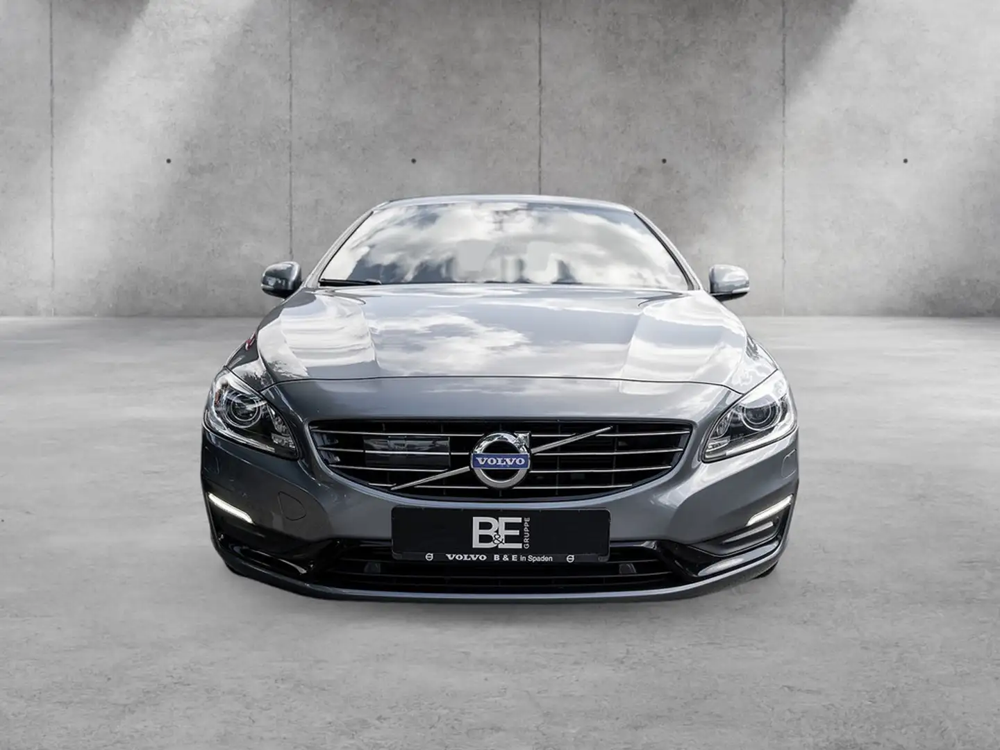 Volvo V60 T4 Linje Svart ACC BLIS Facel. 1. Hd. Grijs - 2