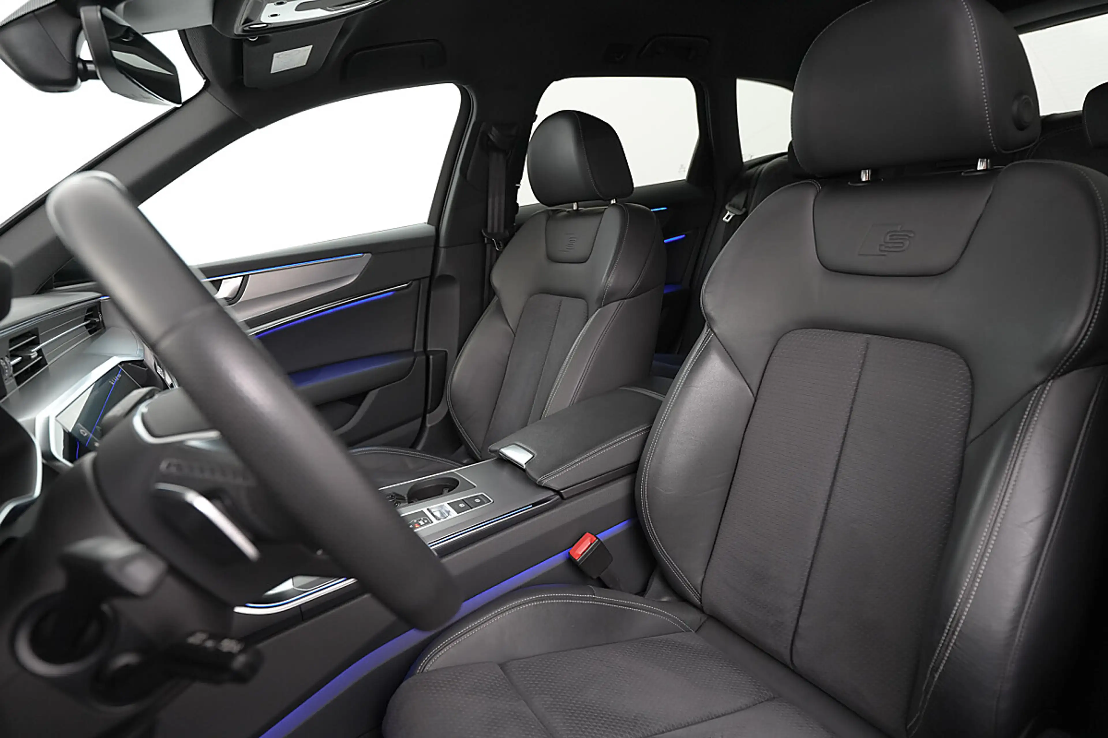 Audi A6 Avant 55 TFSI e PHEV quattro sport S-tronic — photo 11