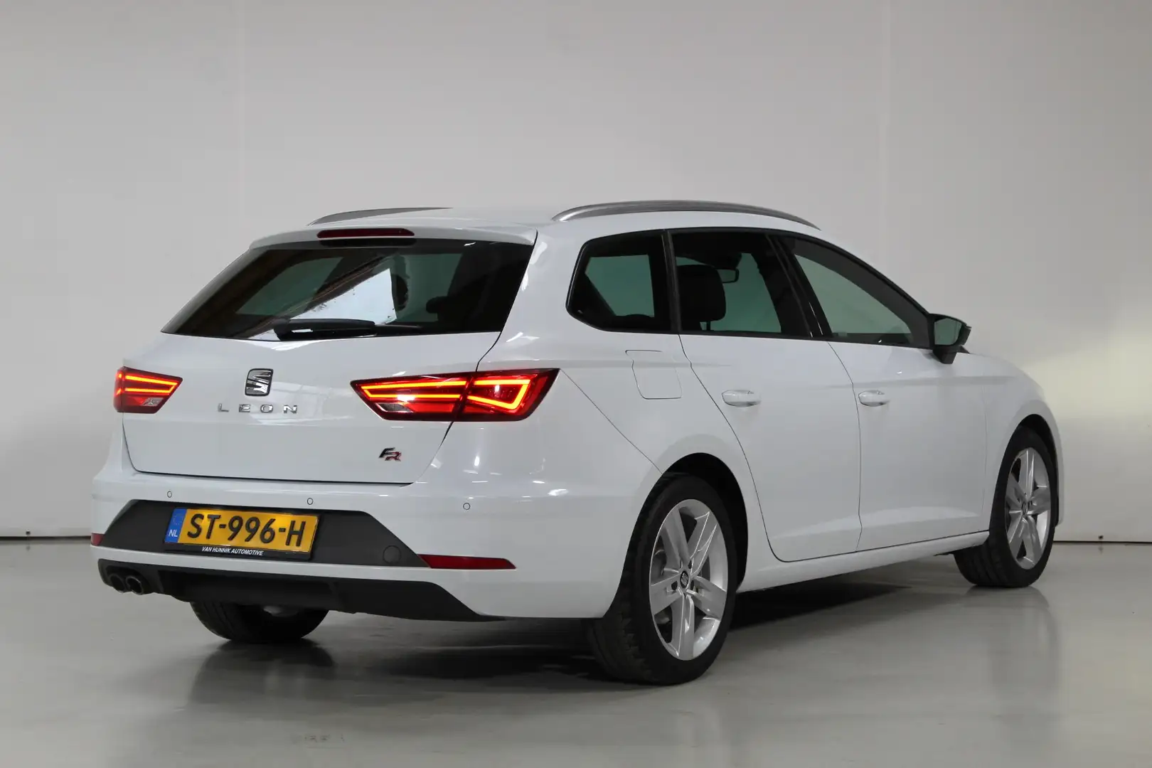 SEAT Leon ST 1.4 TSI FR Business Intense | Virtual | Keyless Weiß - 2