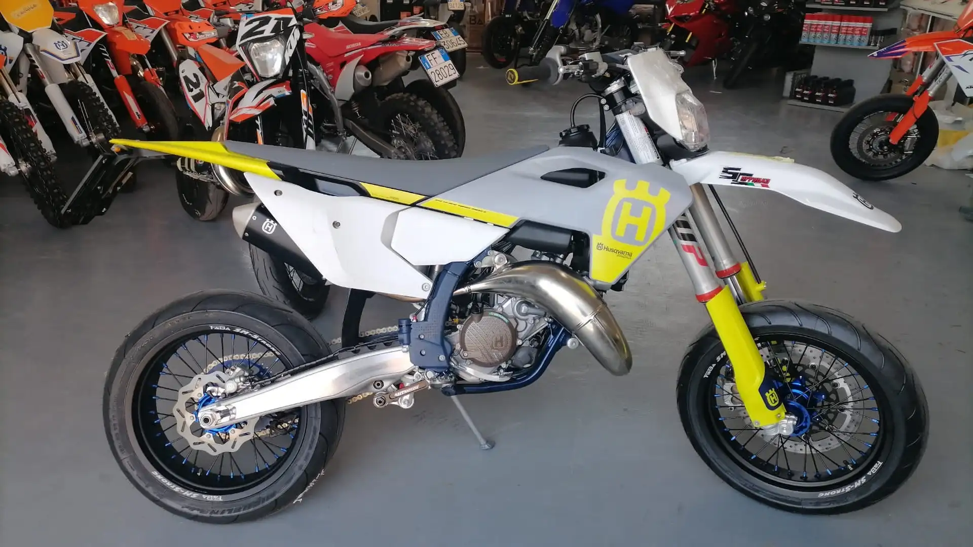 Husqvarna TC 125 kit motard + omologazione per strada + leveraggio Żółty - 2