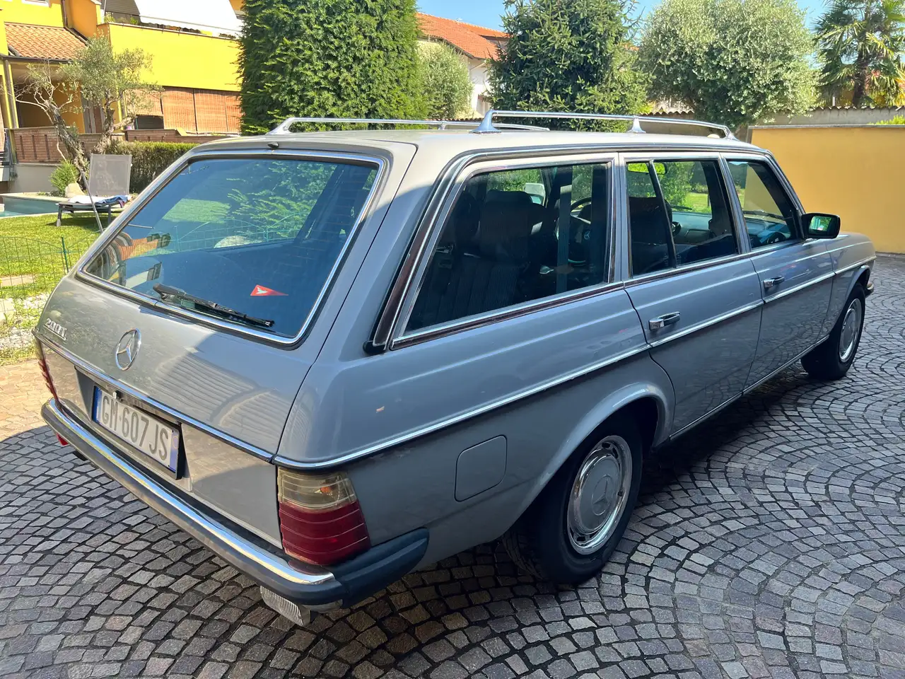 Mercedes-Benz 200 w123 T, foto 2