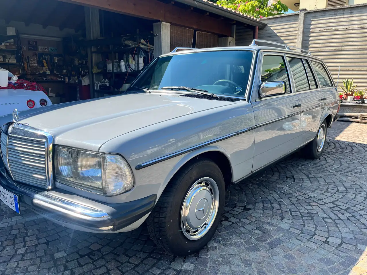 Mercedes-Benz 200 w123 T, foto 8
