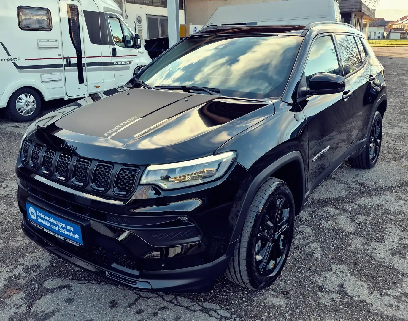 Jeep Compass North Star Plug-In Hybrid 4xe, Kamera, Pano Schwarz - 1