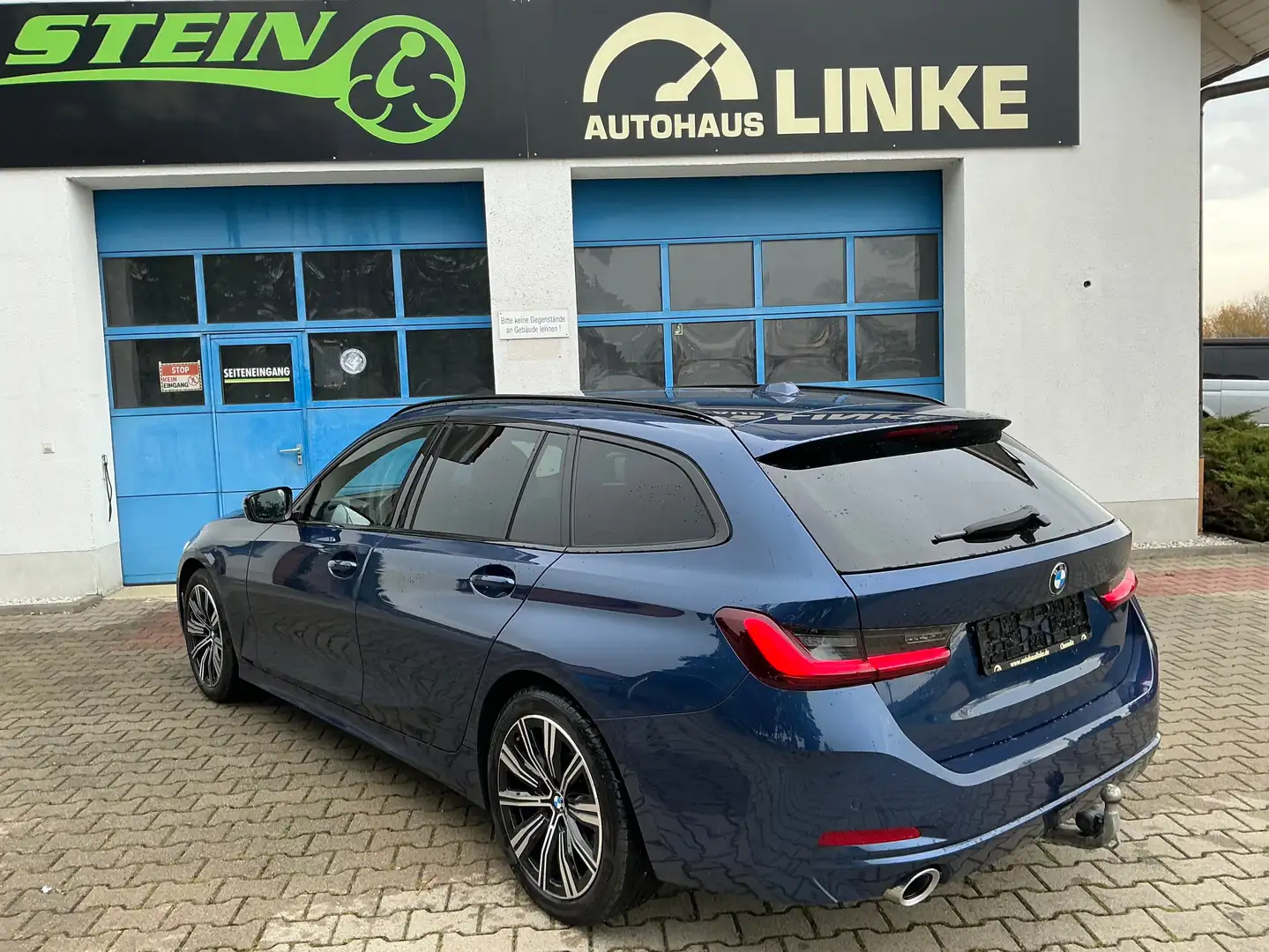 BMW 320 320d Touring A. AHK el Sportsitze Hifi ACC WR inc Blau - 2