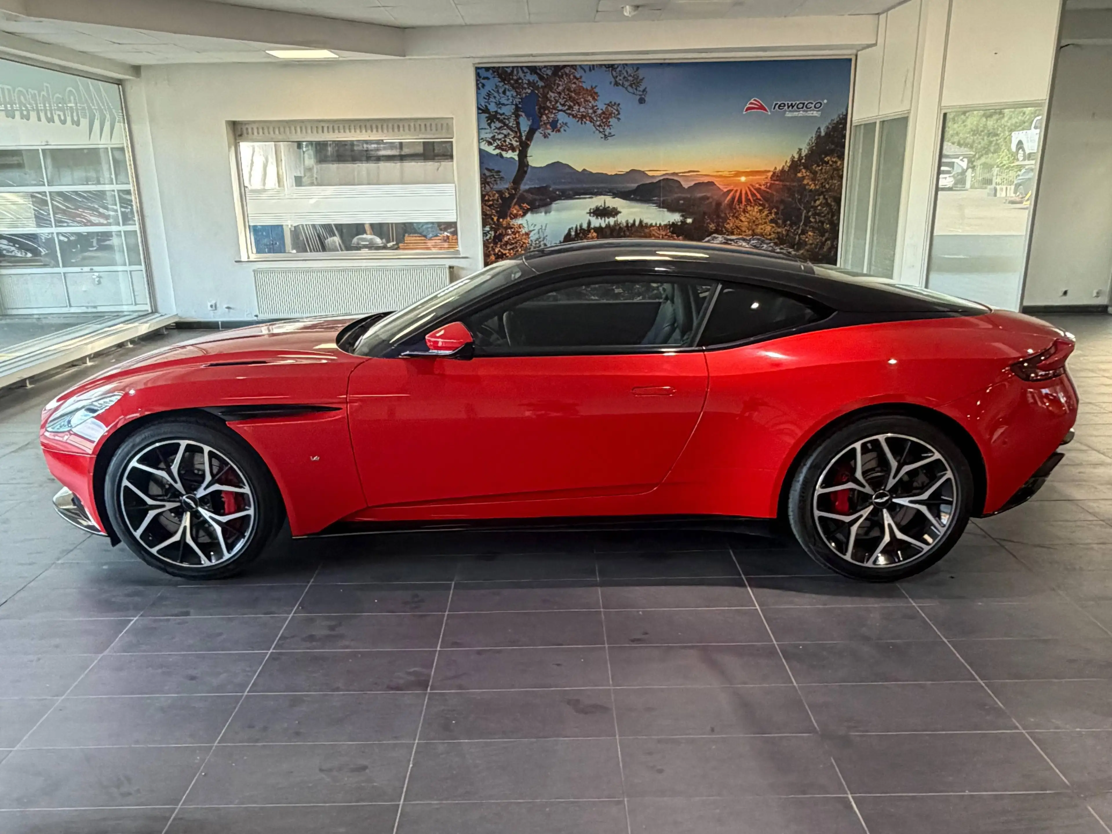 Aston Martin DB11 DB11 V12 Coupe — photo 5