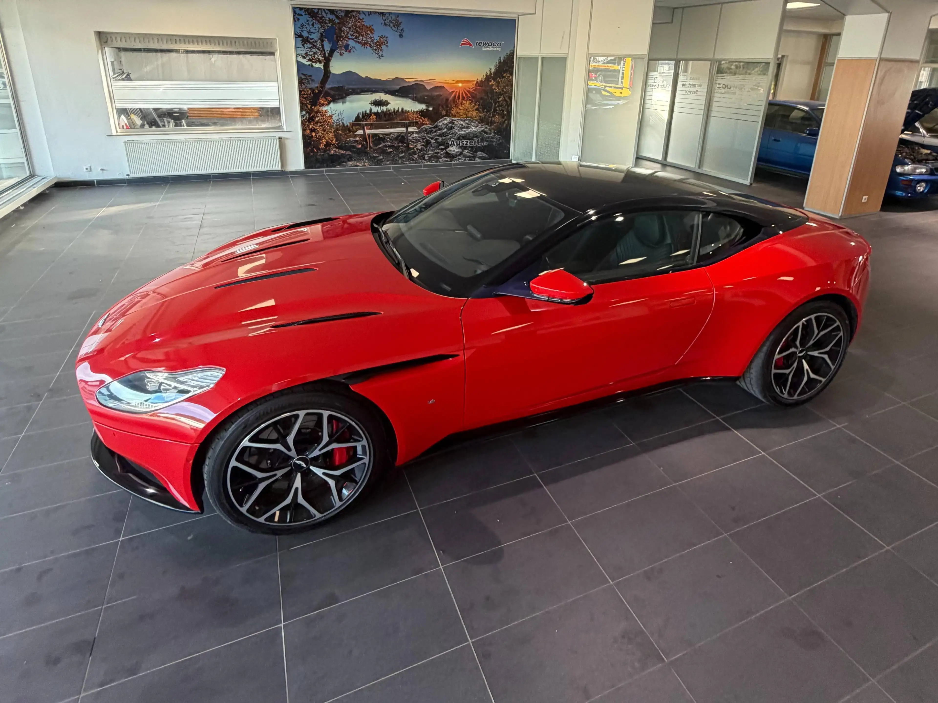 Aston Martin DB11 DB11 V12 Coupe — photo 9