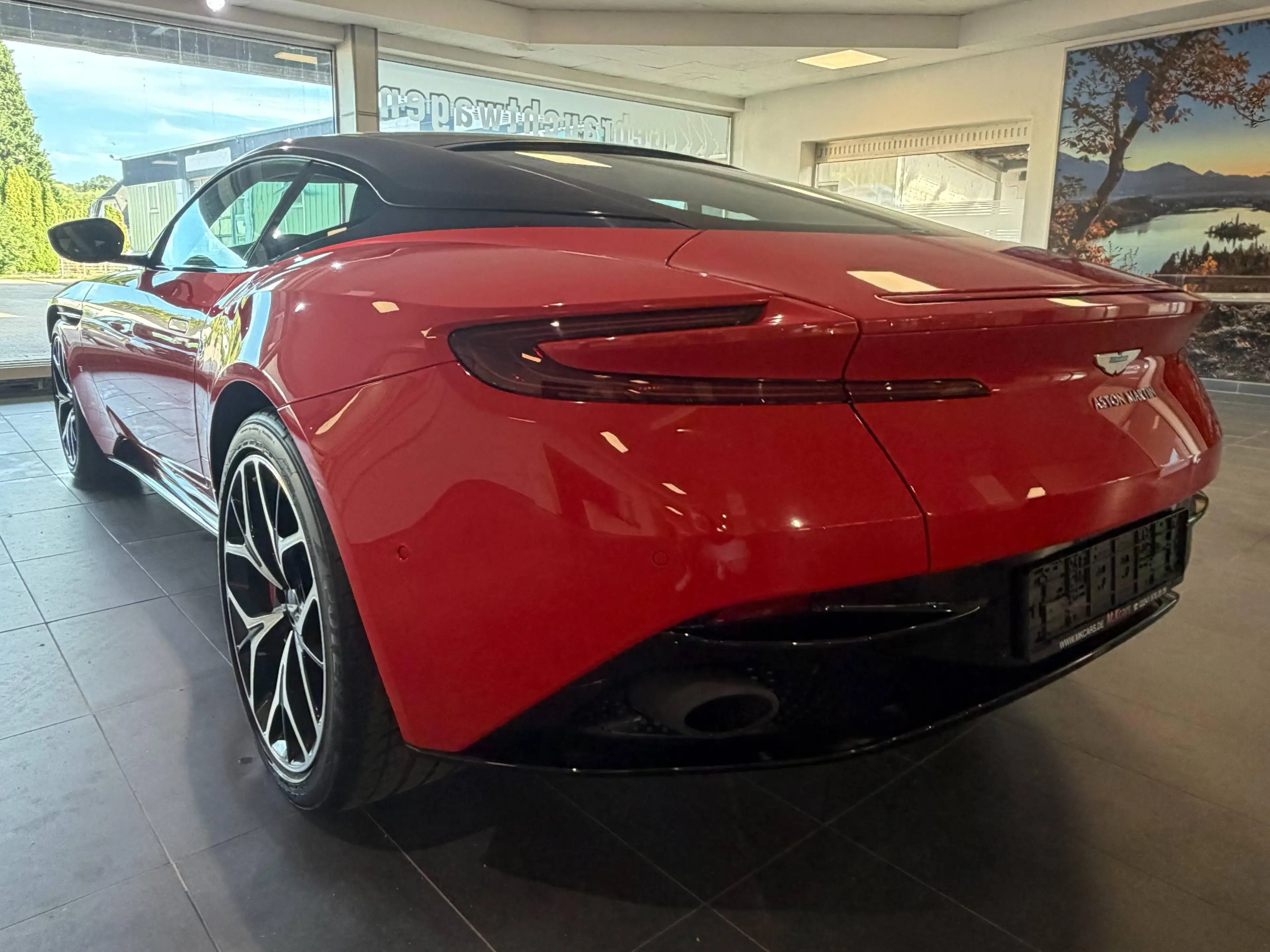 Aston Martin DB11 DB11 V12 Coupe — photo 8