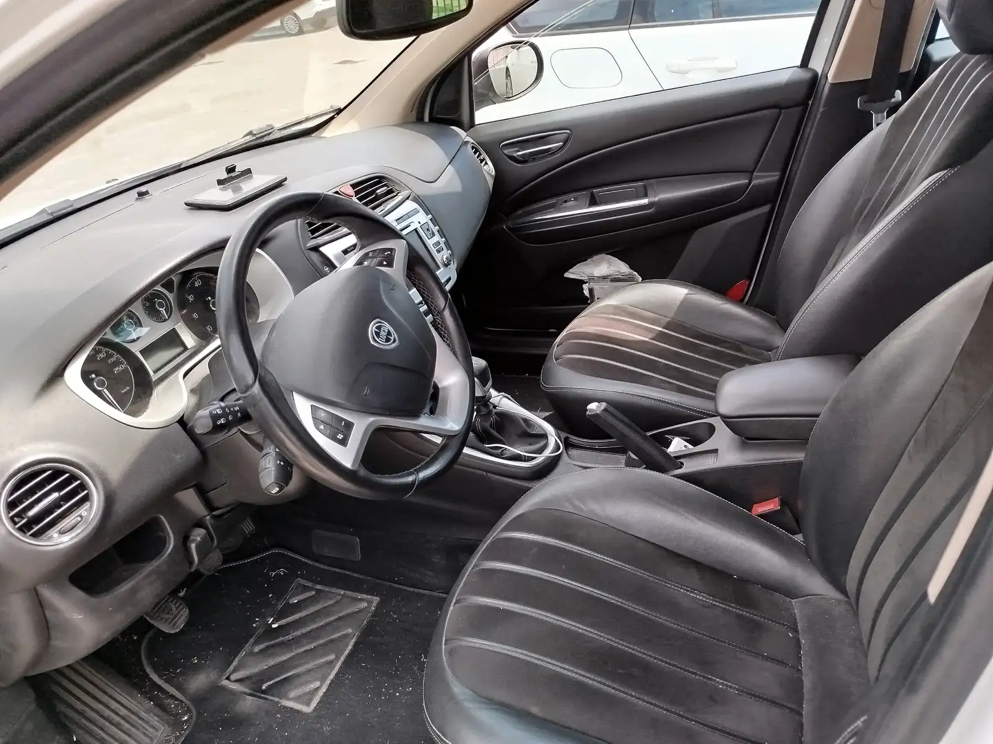 Lancia Delta Delta 1.6 mjt Gold 105cv Bianco - 1