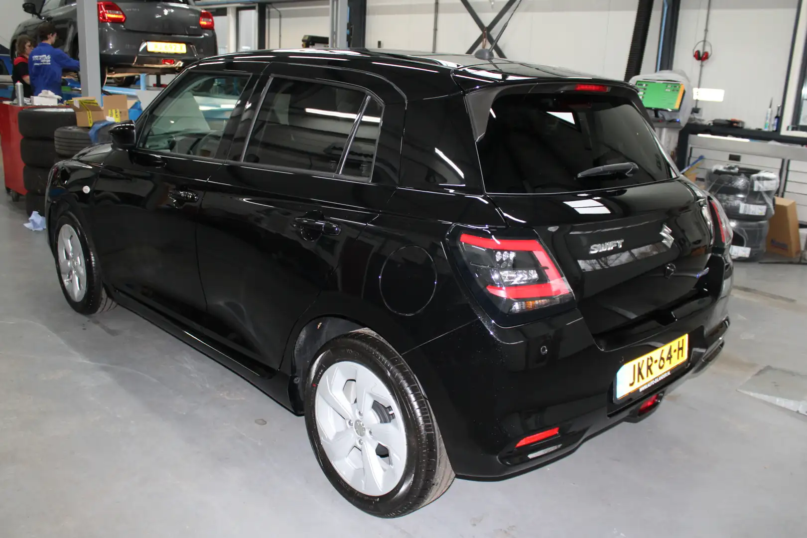 Suzuki Swift 1.2 Select Smart Hybrid (Nieuw type) Noir - 2