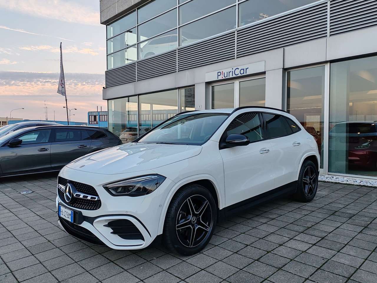 Mercedes-Benz GLA 200 d Auto 4Matic AMGLine Premium FariLED Cerchi19