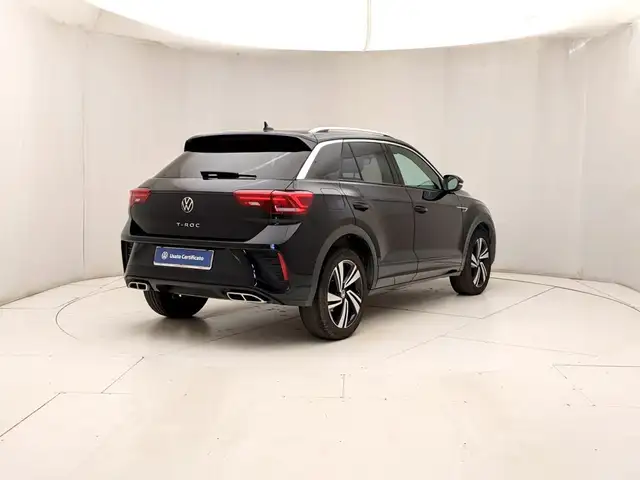Volkswagen T-Roc view 4