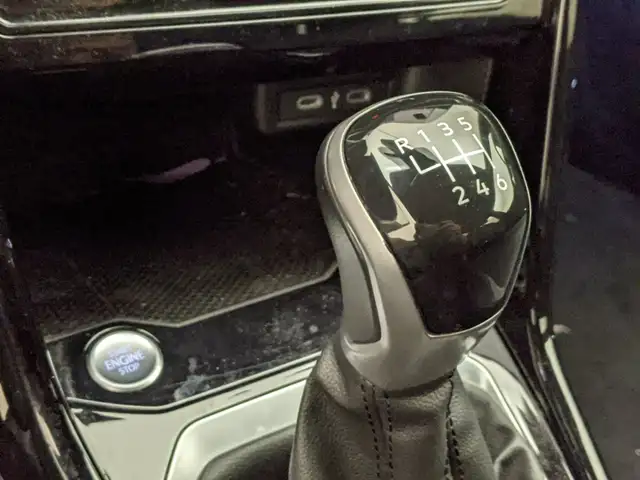 Volkswagen T-Roc view 12