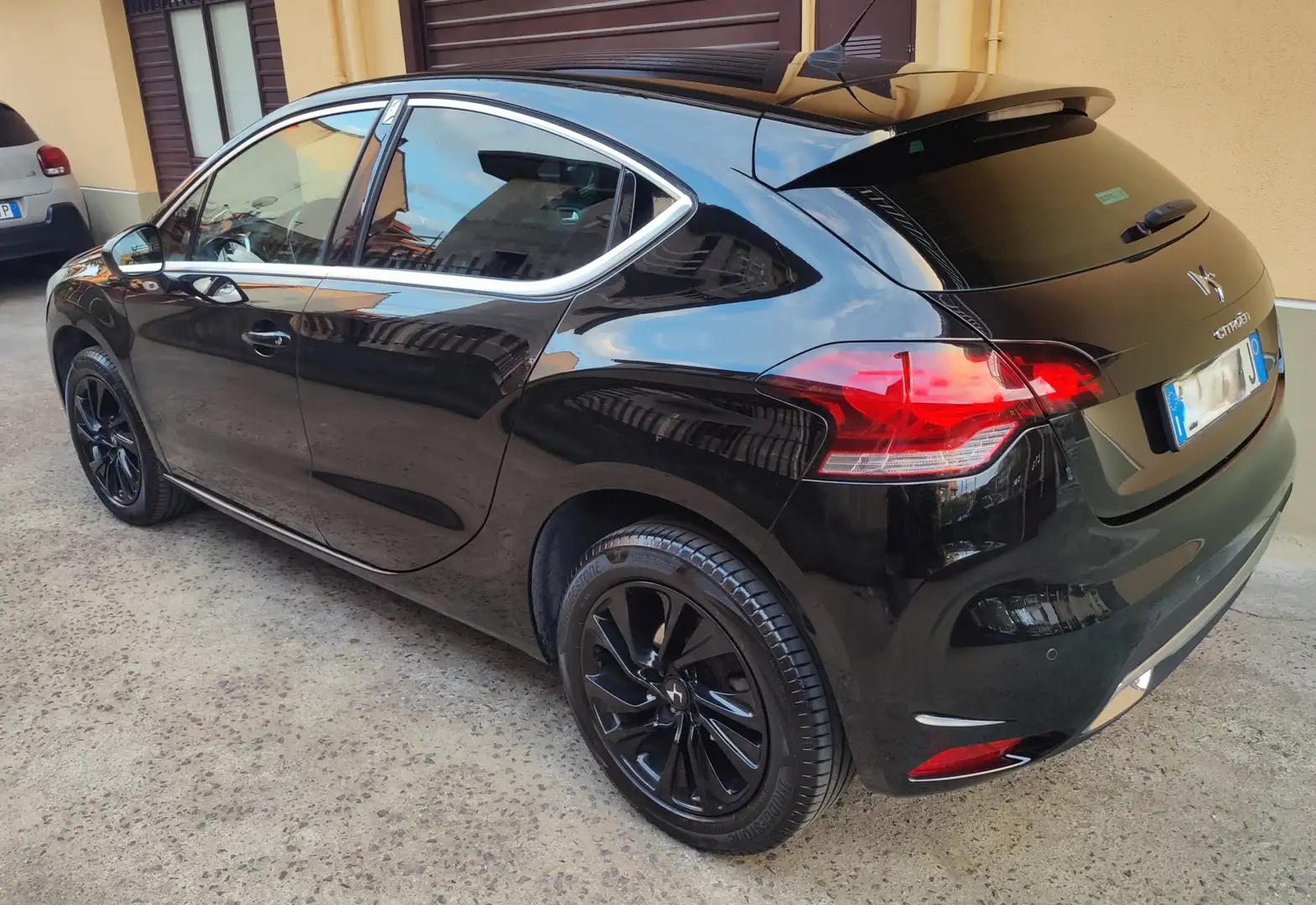 Citroen DS4 DS4 1.6 e-hdi (airdream) So Chic 115cv Nero - 2