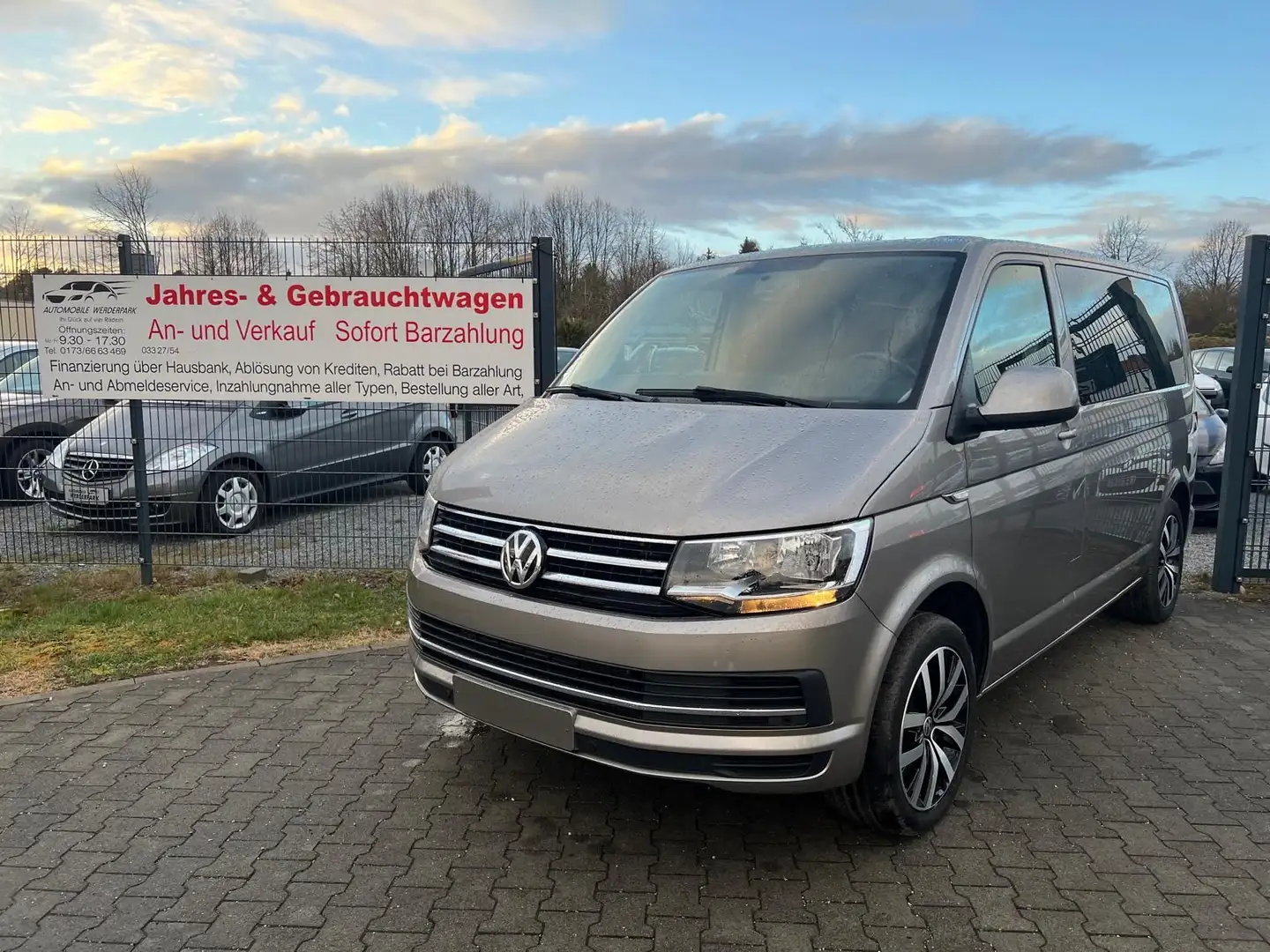 Volkswagen T6 Transporter Bus Multivan Trendline Beige - 1