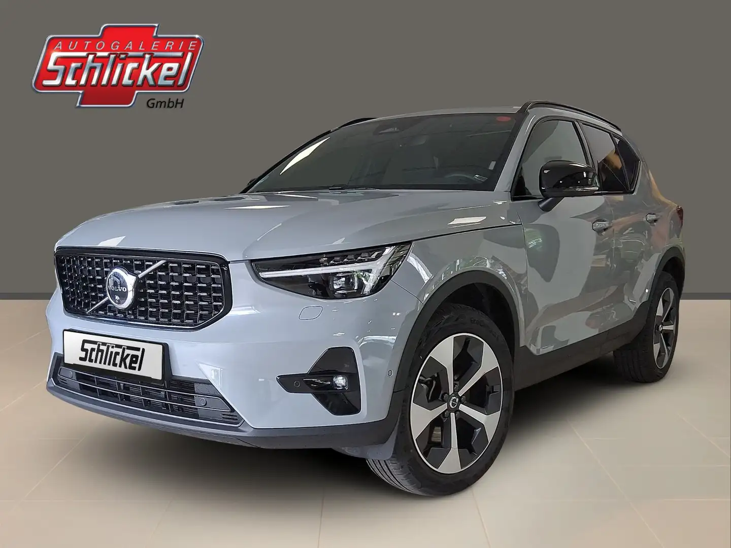 Volvo XC40 B3 Plus Dark Navi 360°Kamera ACC Schiebedach Grau - 1