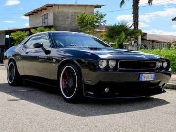 SRT-8