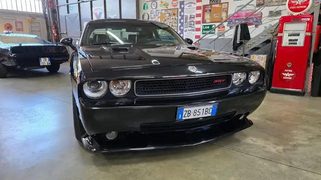 Dodge Challenger SRT-8