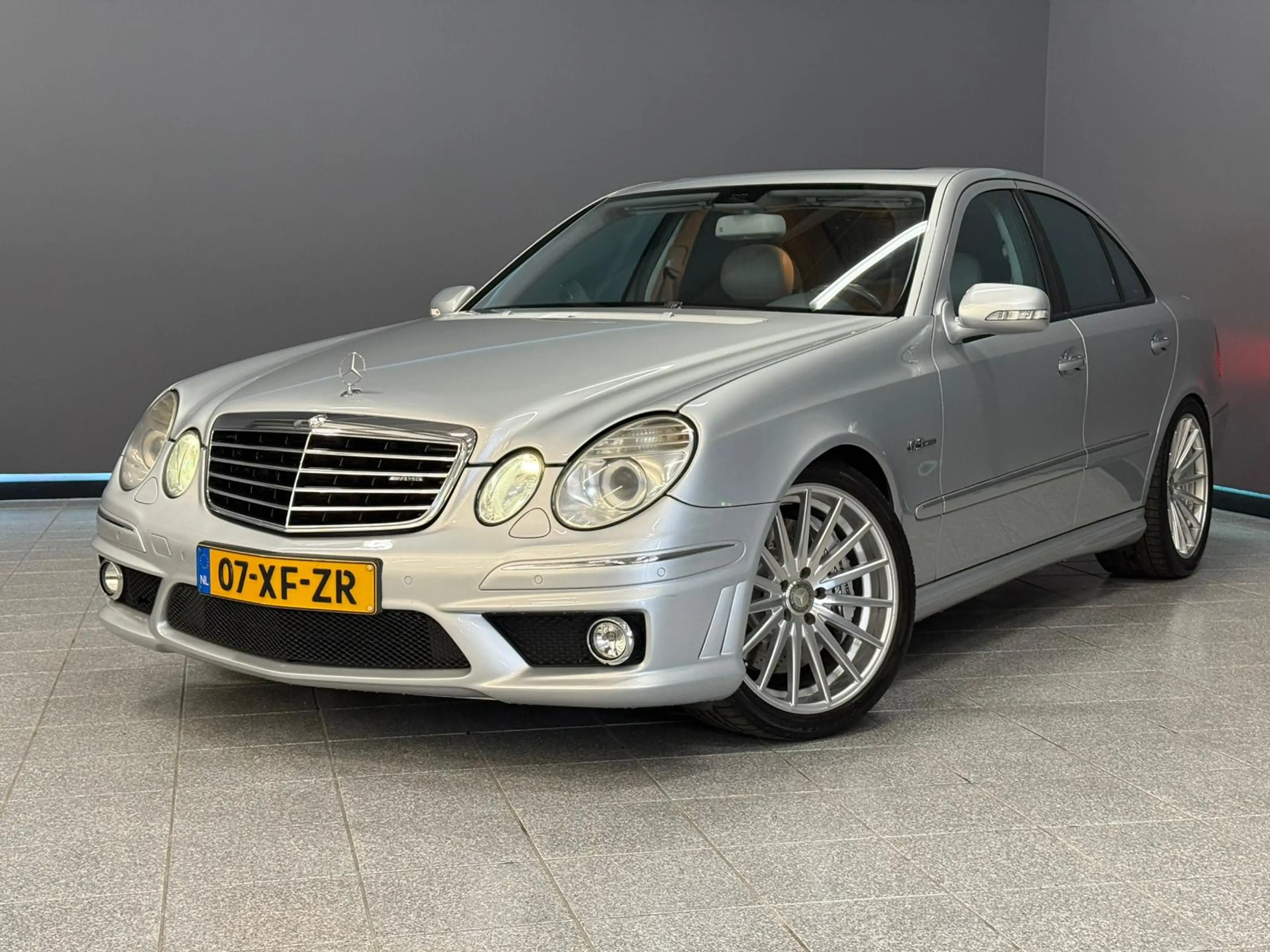 Mercedes-Benz E 63 AMG Pano|Camera