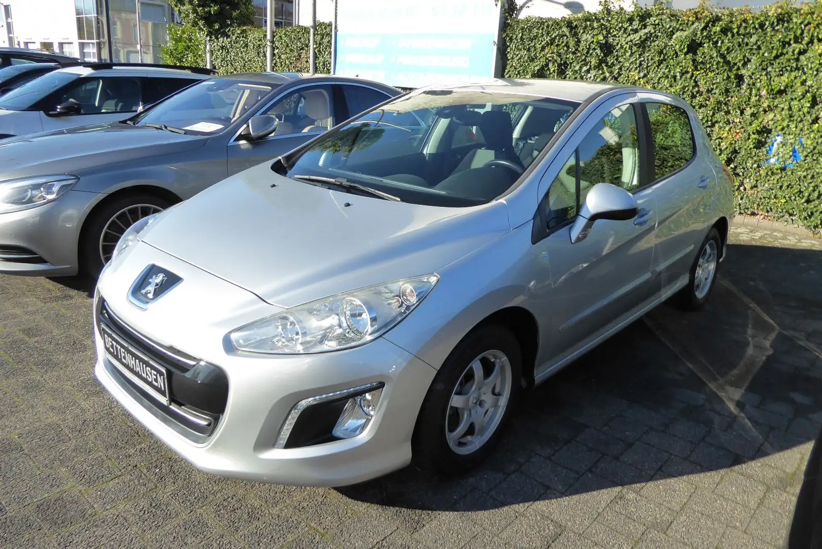 Peugeot 308 Active Klimaautomatik Серебристый - 1