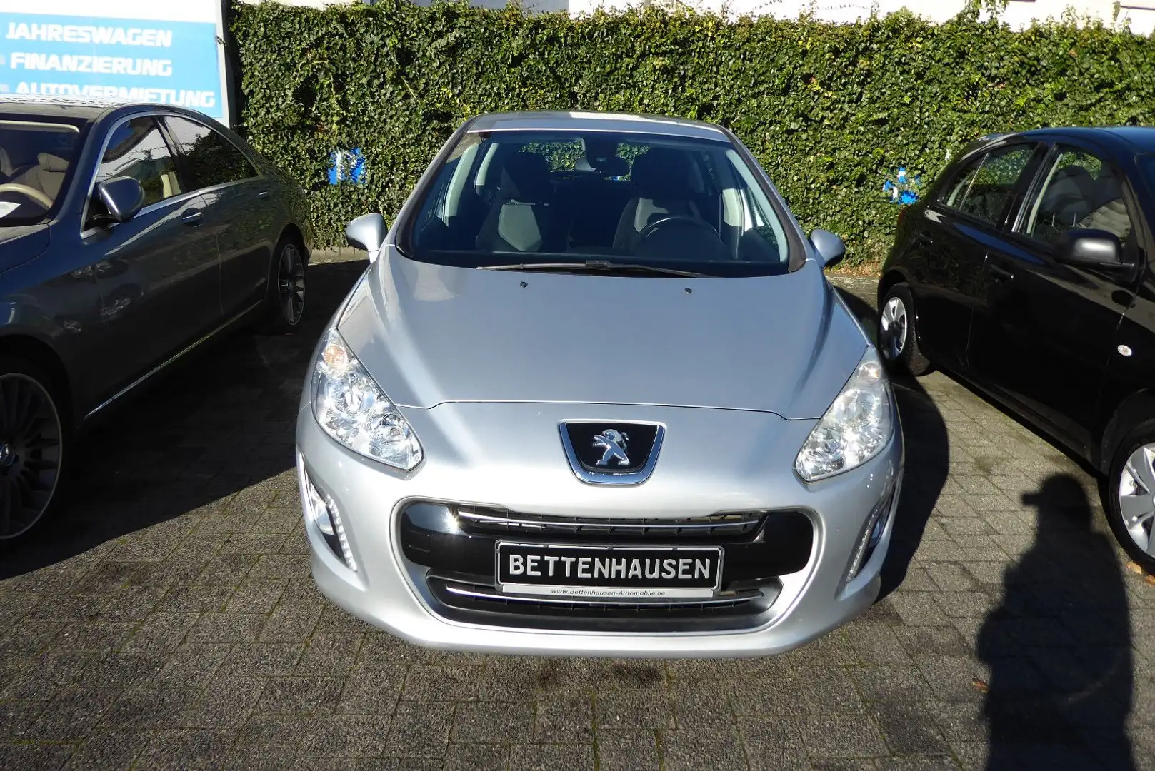 Peugeot 308 Active Klimaautomatik Серебристый - 2