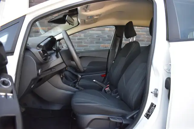 Ford Fiesta view 11