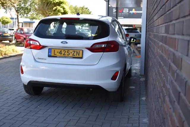 Ford Fiesta view 9