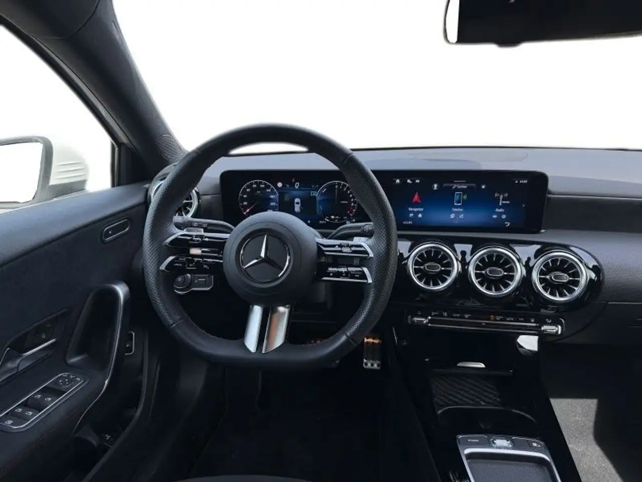 Mercedes-Benz A-Class e, миниатюра 9
