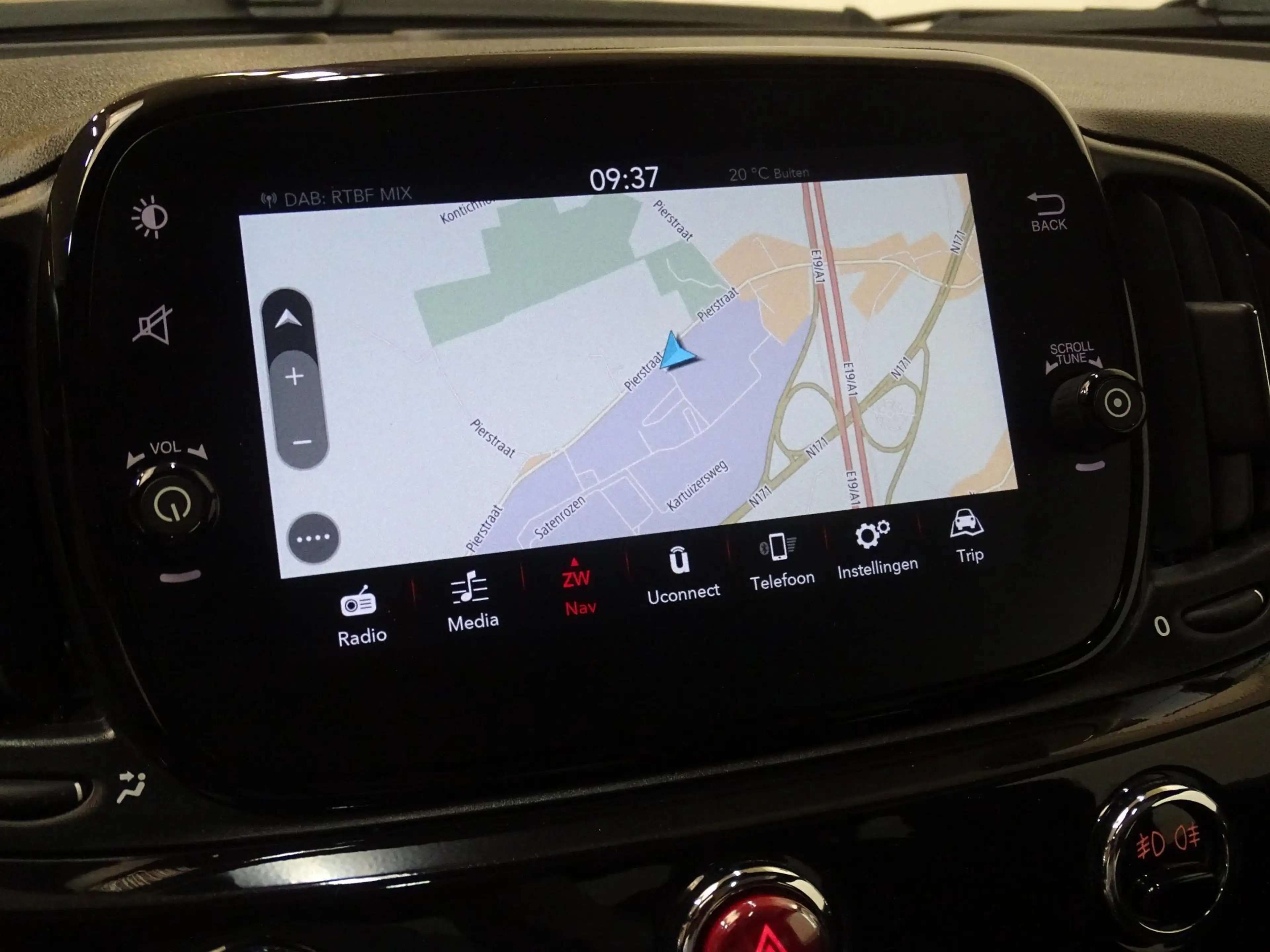Fiat 500 1.0 Hybrid 69pk 6MT - Navi - CarPlay - Climate - P — photo 15