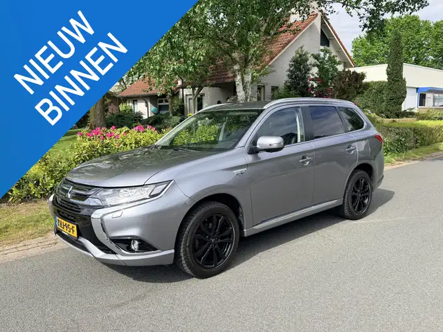 Mitsubishi Outlander 2.0 PHEV 203PK Prestige•Automaat•Leder