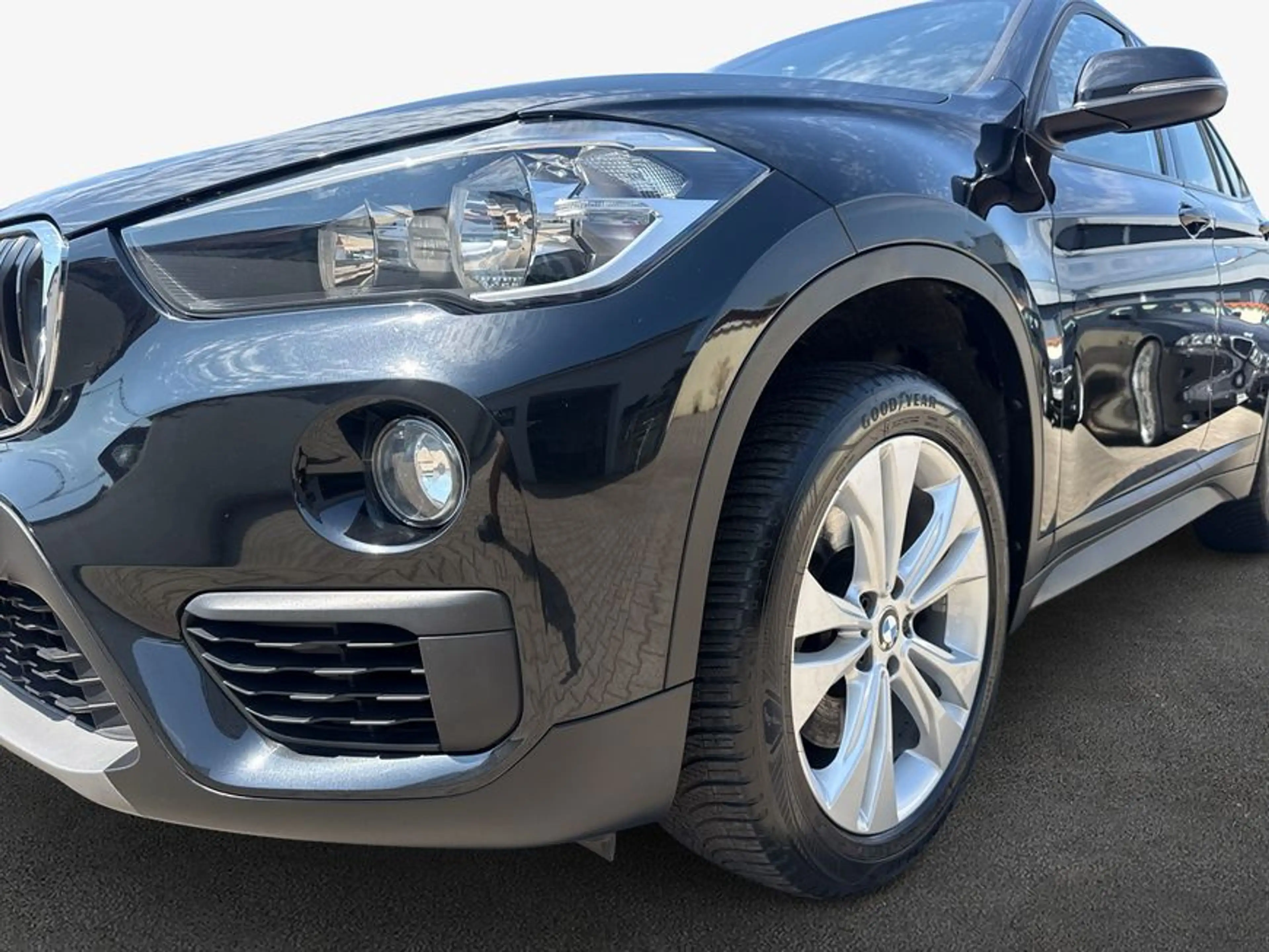 BMW X1 sDrive20i Aut. Advantage Pano Navi Sitzheizung — photo 7