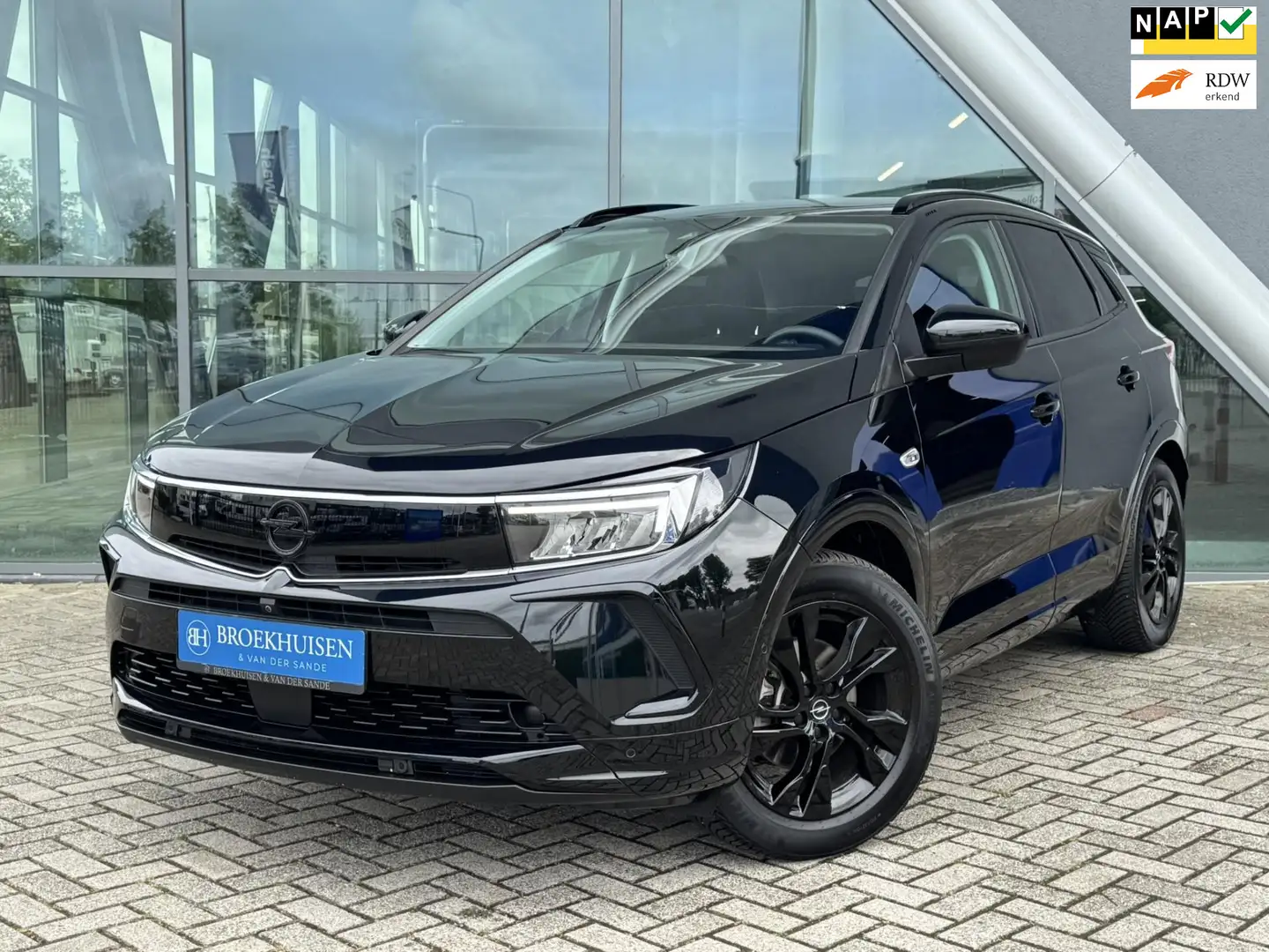 Opel Grandland 1.2 Turbo GS-Line Black Style 131pk Camera / Cruis Zwart - 1