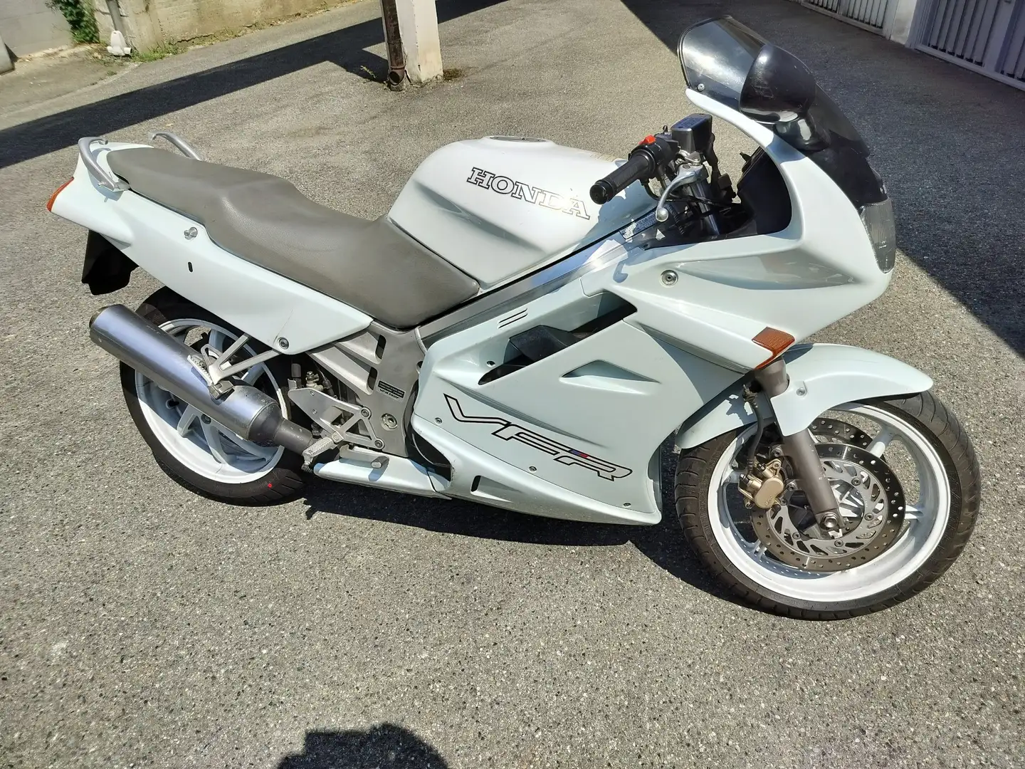 Honda VF 750 VFR 750 F RC 36 Bianco - 1