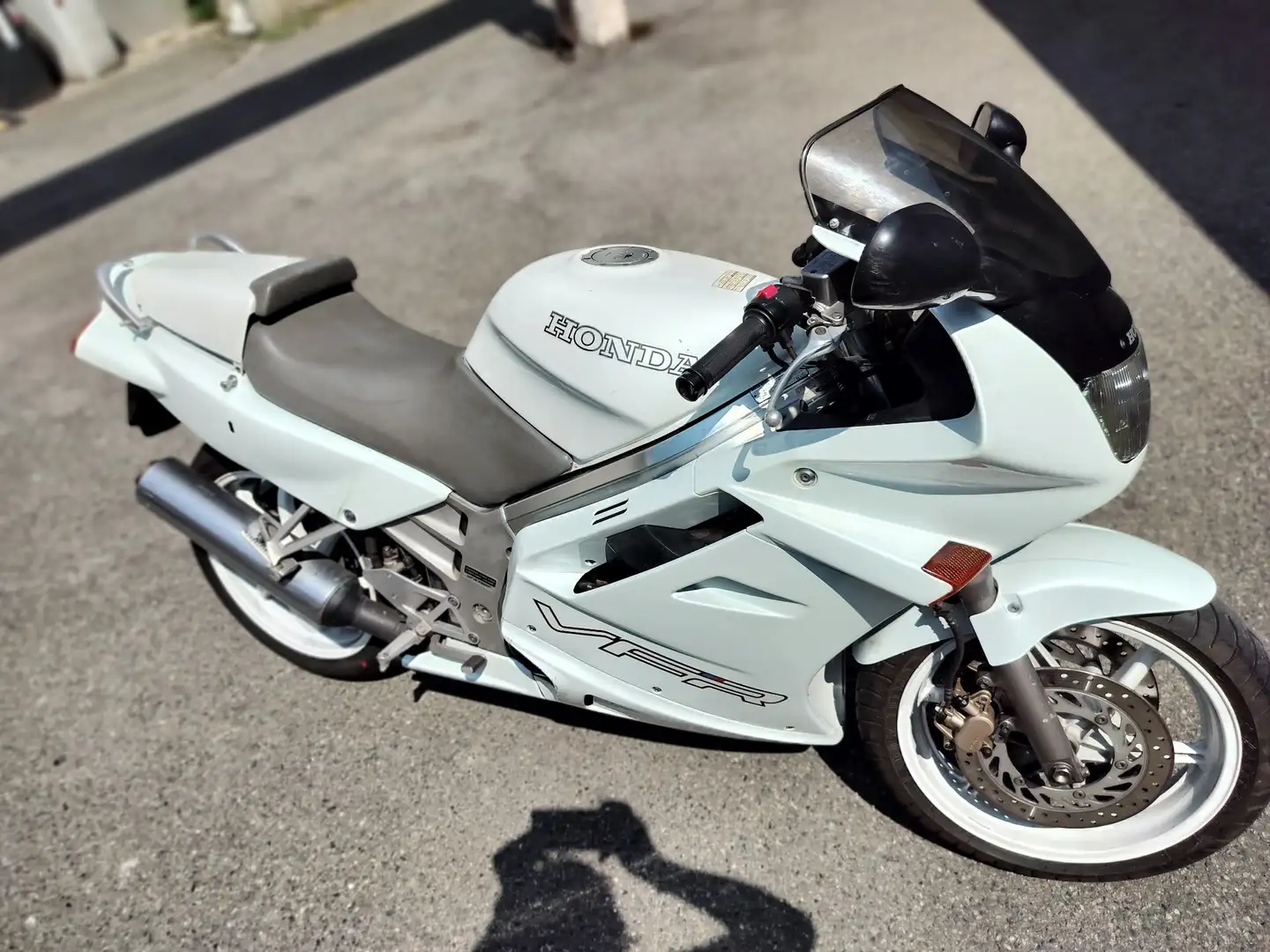 Honda VF 750 VFR 750 F RC 36 Bianco - 2