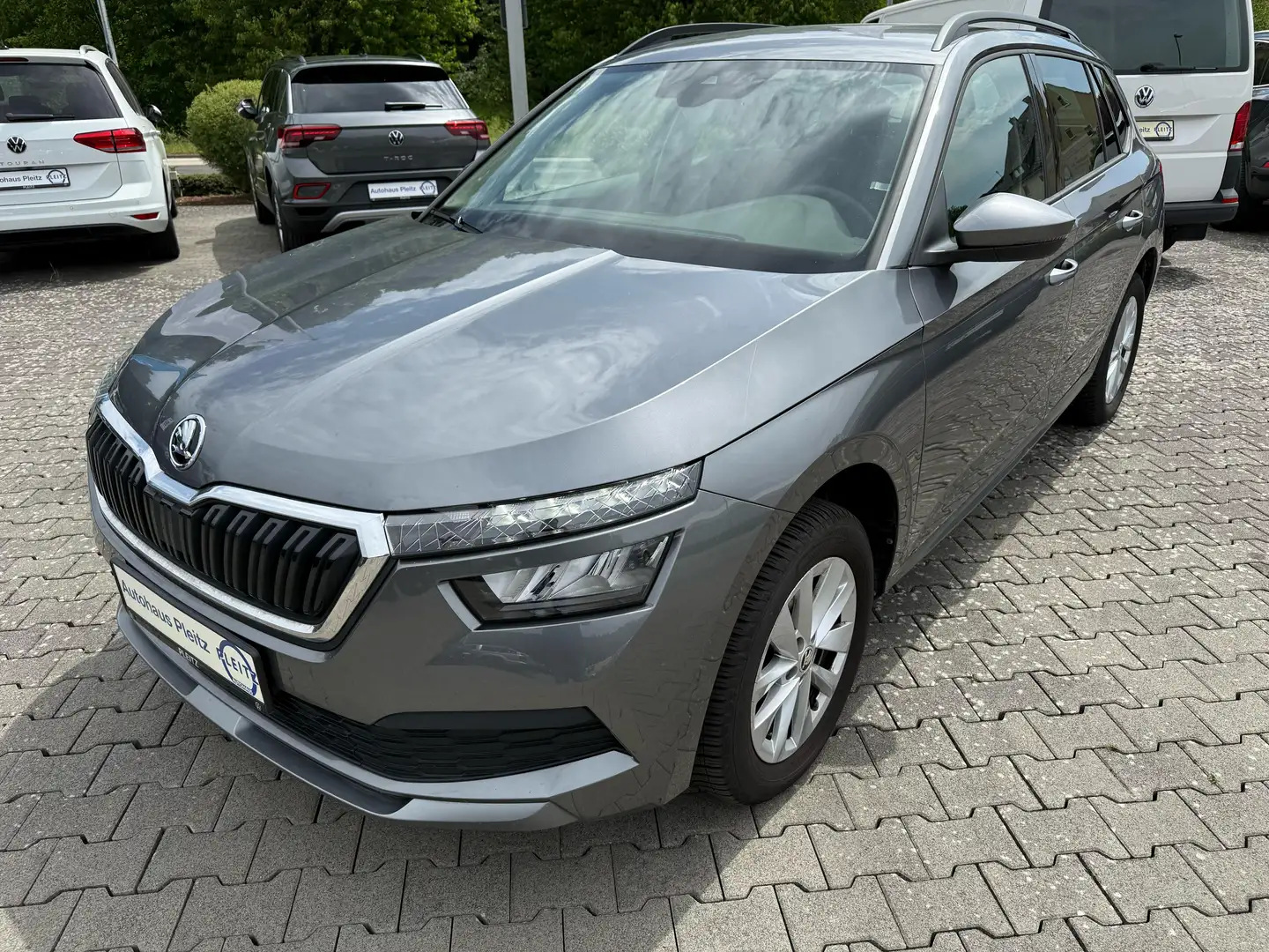 Skoda Kamiq Tour De France 1.0 TSI DSG ACC SHZ M+S KLIMA EPH Grijs - 1