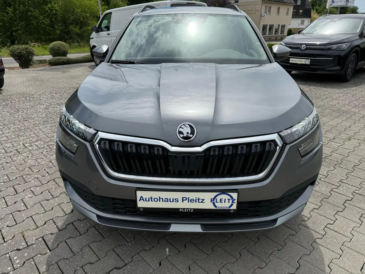 Skoda Kamiq Tour De France 1.0 TSI DSG ACC SHZ M+S KLIMA EPH Grijs - 2