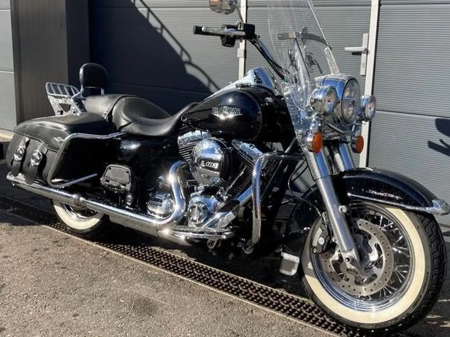 Harley-Davidson Road King Classic 103 ABS Schwarz - 1