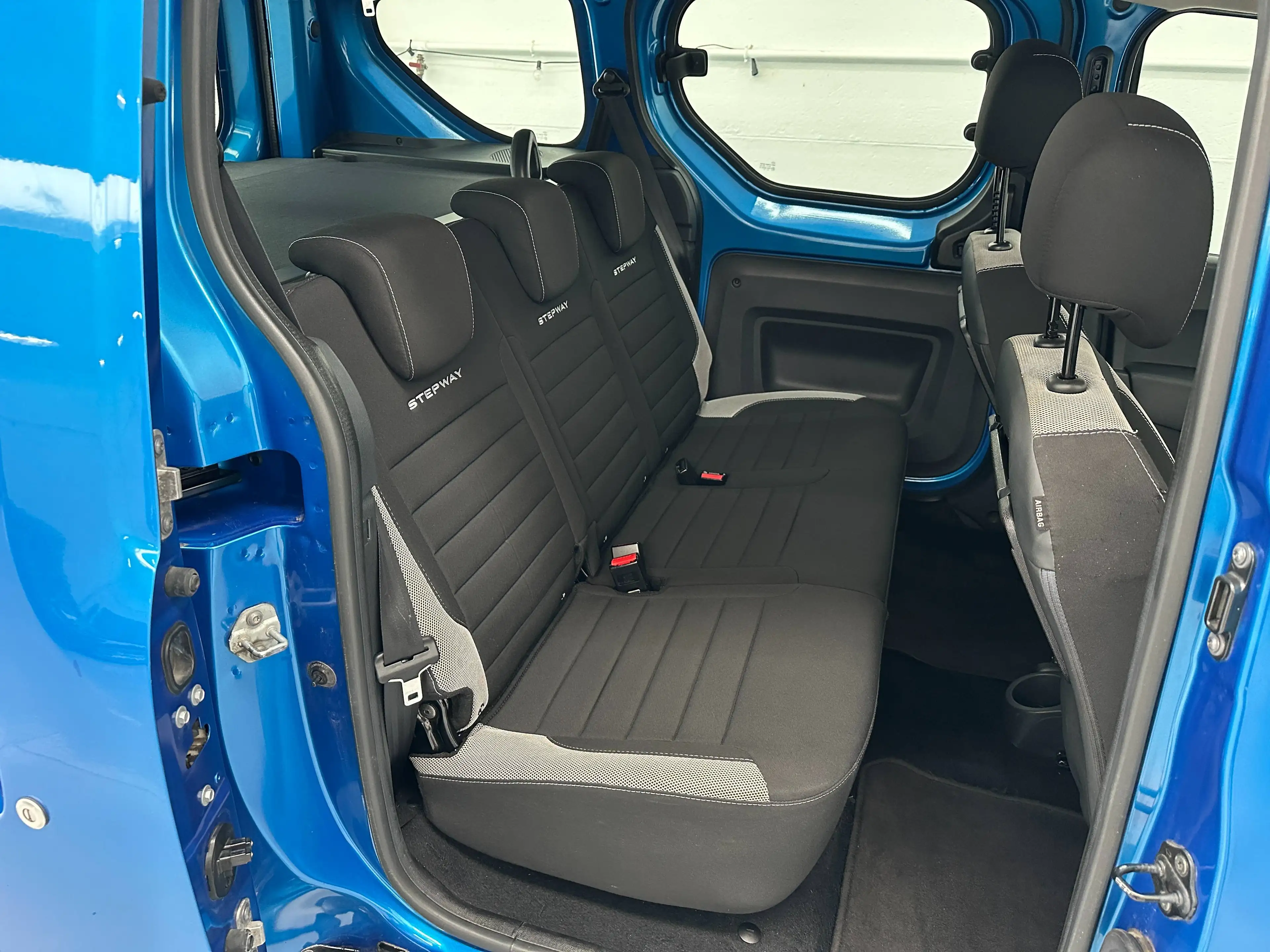 Dacia Dokker 1.5dCi *STEPWAY* NEW DISTRIBUTION! Air-co+GPS+Caméra+CarPlay. 1er Propriétaire! — photo 15