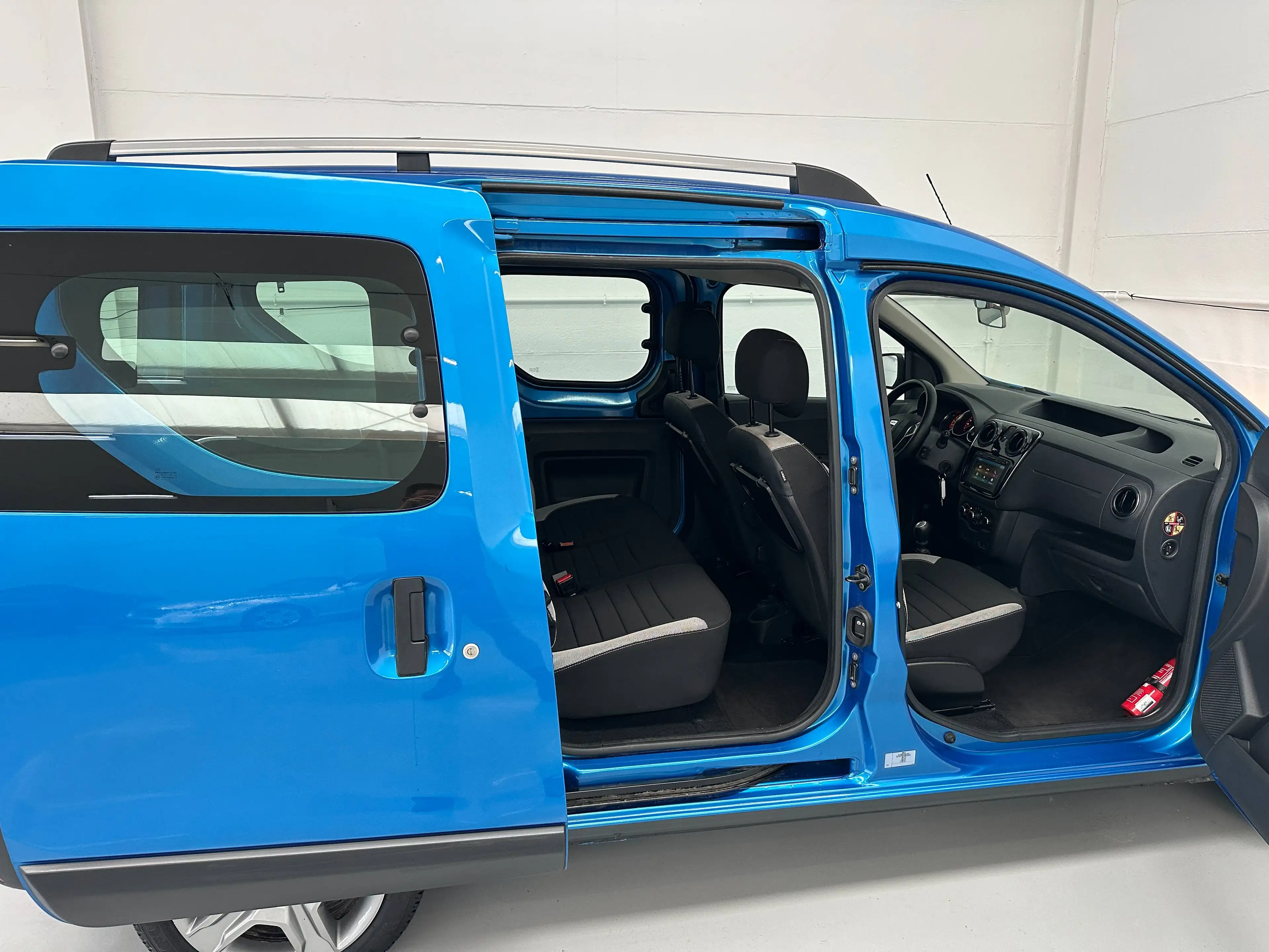 Dacia Dokker 1.5dCi *STEPWAY* NEW DISTRIBUTION! Air-co+GPS+Caméra+CarPlay. 1er Propriétaire! — photo 9