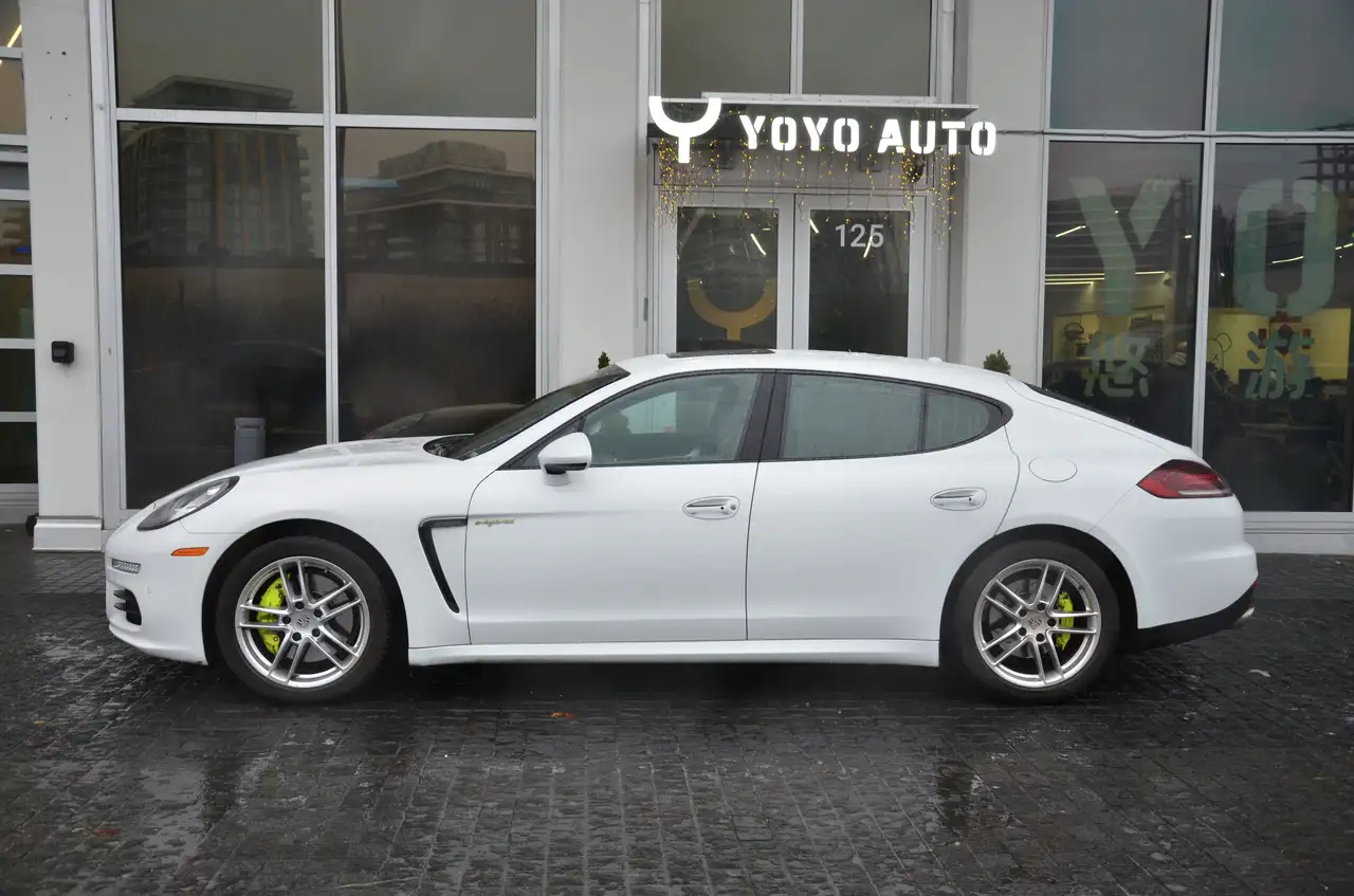 Porsche Panamera снимка Porsche Panamera