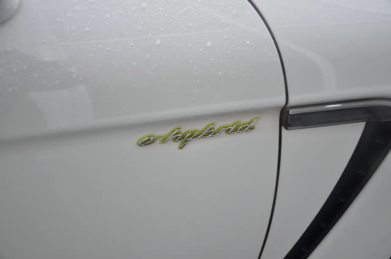 Porsche Panamera снимка Porsche Panamera